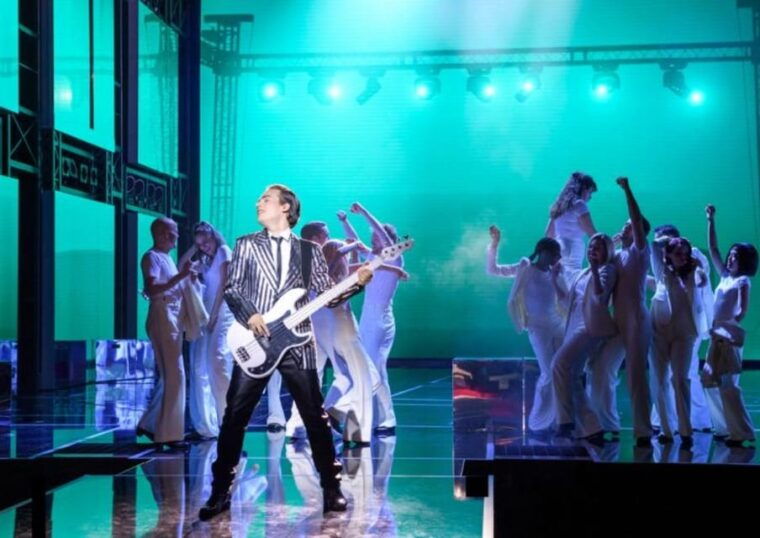 vienna-musical-tickets-rock-me-amadeus-the-falco-musical