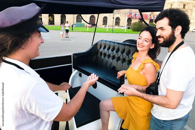 vienna-oldtimer-tour-60-min-incl-bottle-of-prosecco