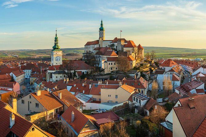 Vienna-Prague One-Way Sightseeing Tour Bus - An In-Depth Look at the Itinerary