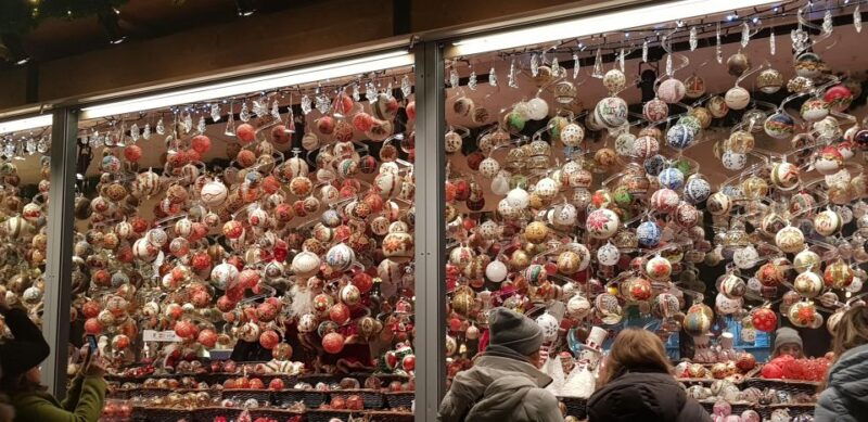 vienna-private-christmas-markets-tour-with-drink-snack