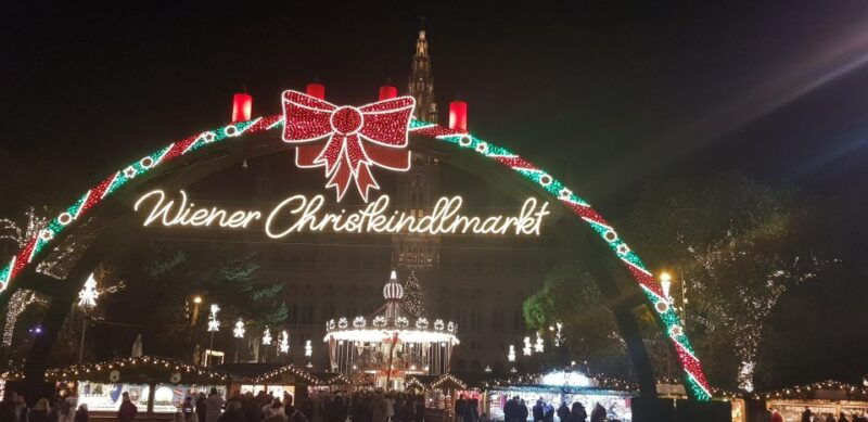 vienna-private-christmas-markets-tour-with-drink-snack