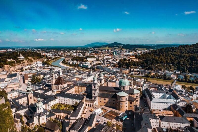 vienna-private-transfer-to-salzburg-with-stop-in-hallstatt