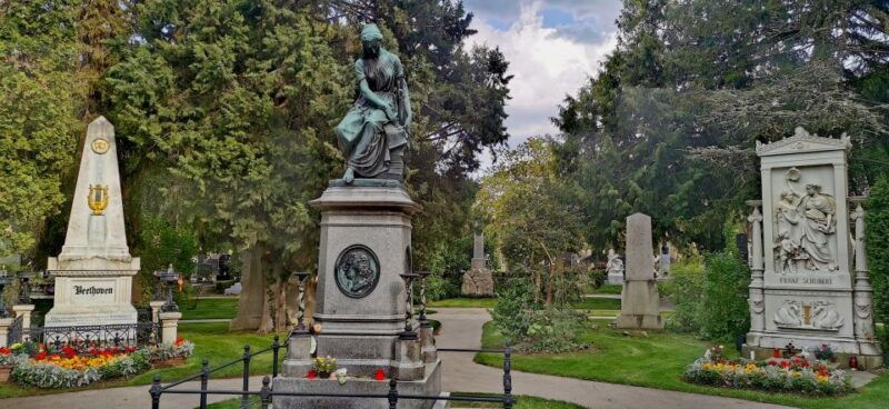 vienna-private-walking-tour-of-the-central-cemetery
