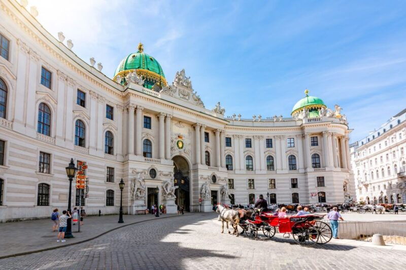 vienna-river-cruise-walking-tour-with-st-stephan-cathedral-2