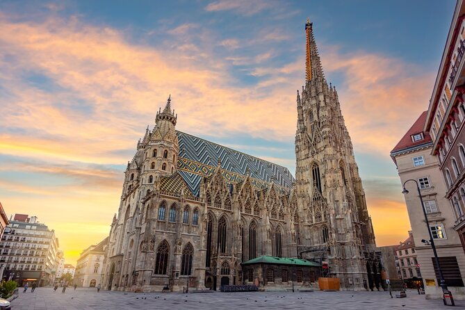 vienna-river-cruise-walking-tour-with-st-stephan-cathedral