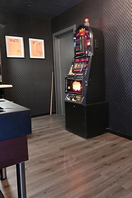 vienna-scavenger-escape-room-experience-gangstas-cage