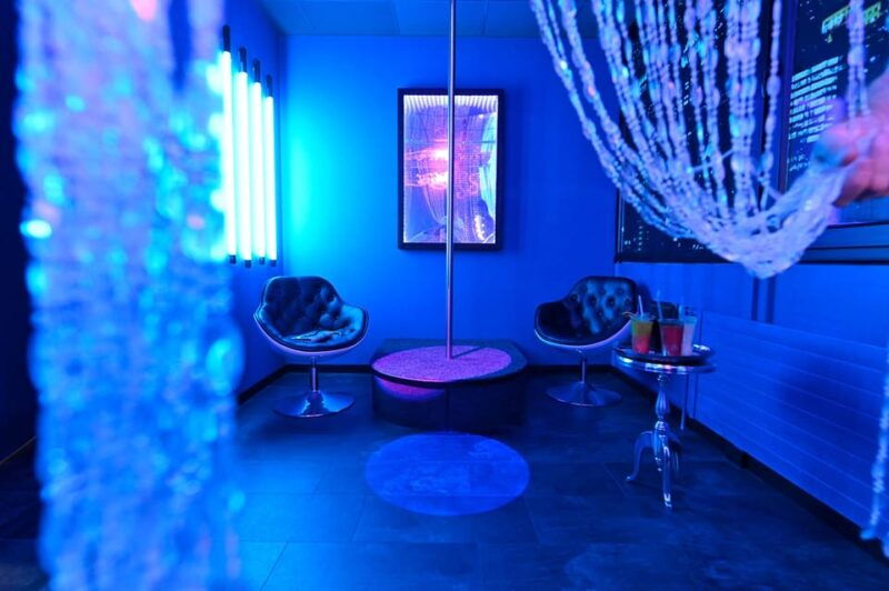 vienna-scavenger-escape-room-experience-gangstas-cage