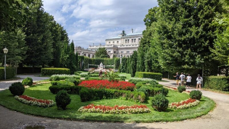 vienna-scavenger-hunt-and-city-centre-walking-tour