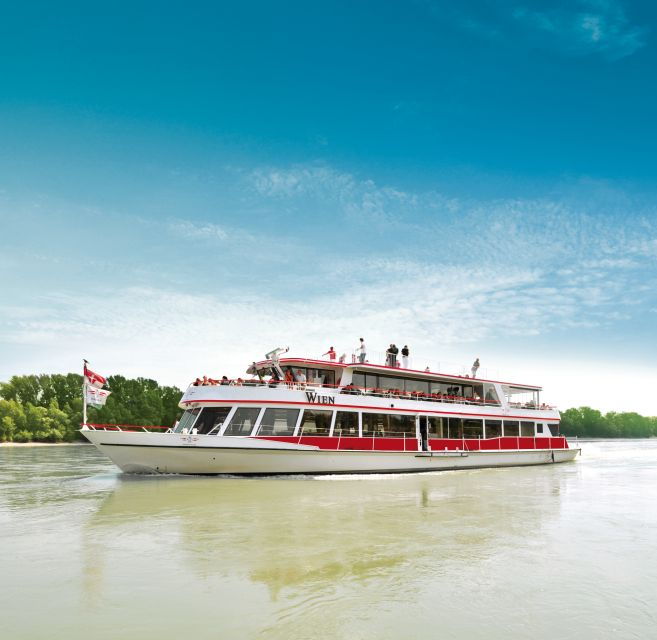 vienna-sightseeing-boat-tour-with-lunch
