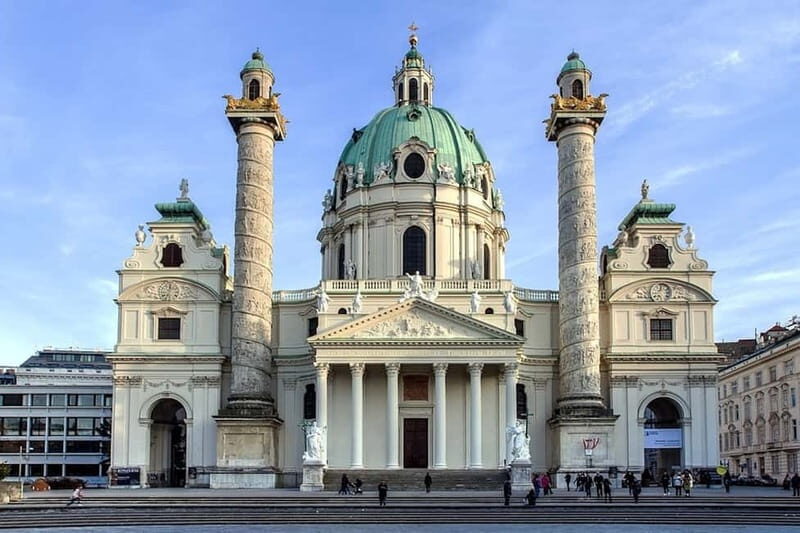 Vienna: Sightseeing Tour in a Classic Style Car 90 Min E/T - Key Points