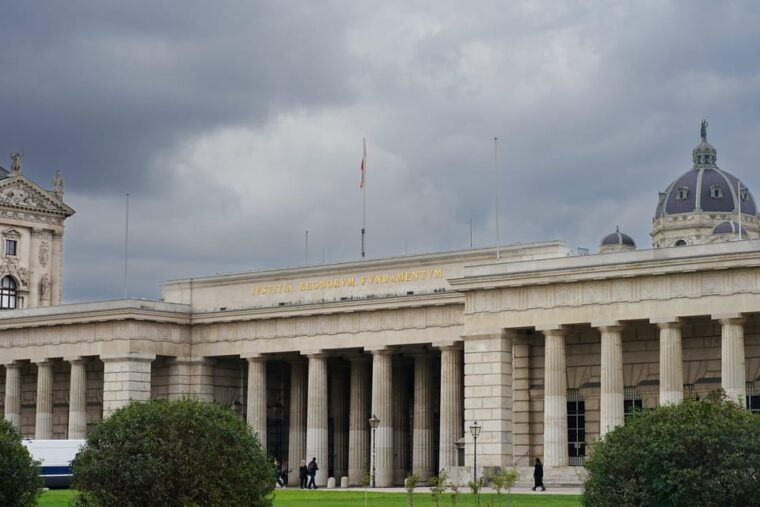 vienna-skip-the-line-hofburg-and-empress-sisi-museum-tour