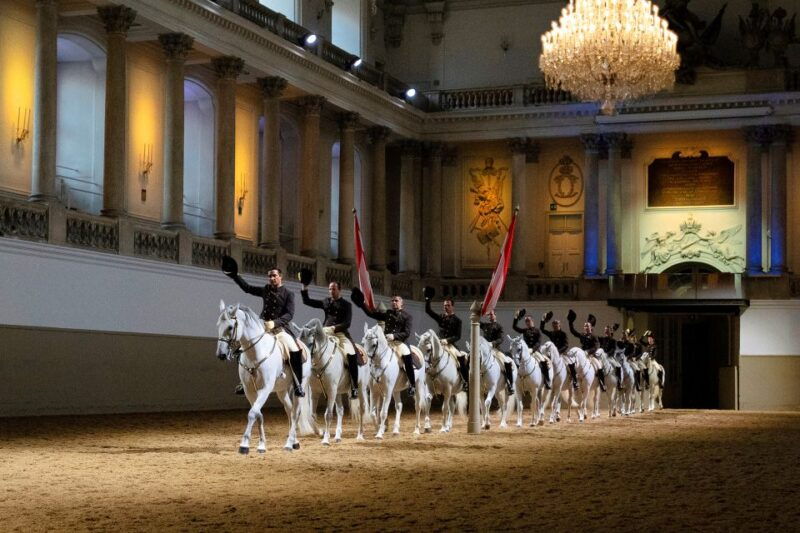 vienna-spanish-riding-school-45-minute-performance-show