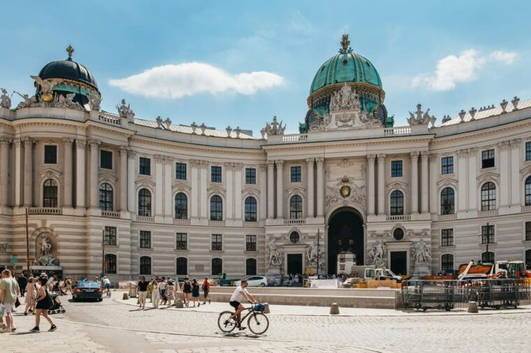 vienna-spanish-riding-school-stables-guided-tour