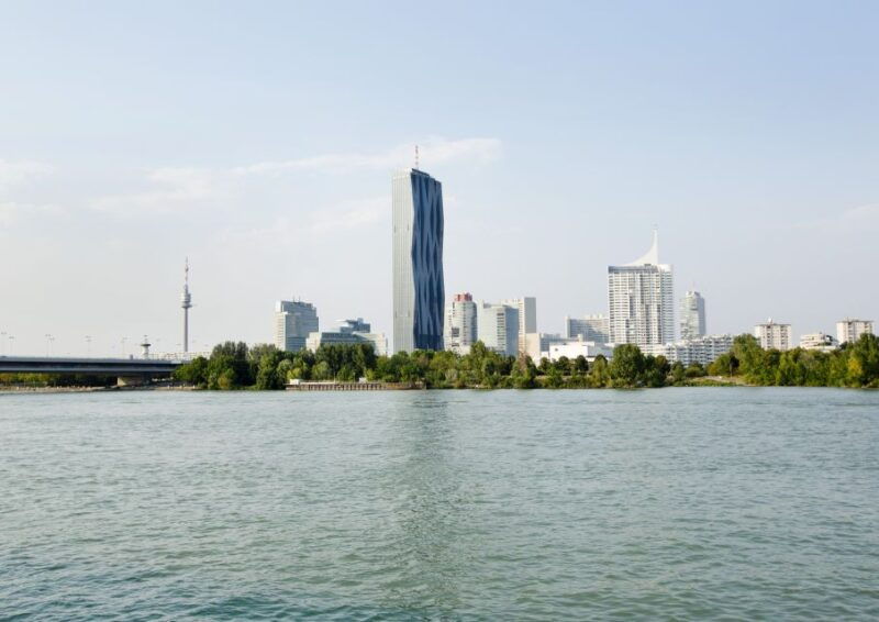 vienna-sunday-brunch-danube-cruise-live-music