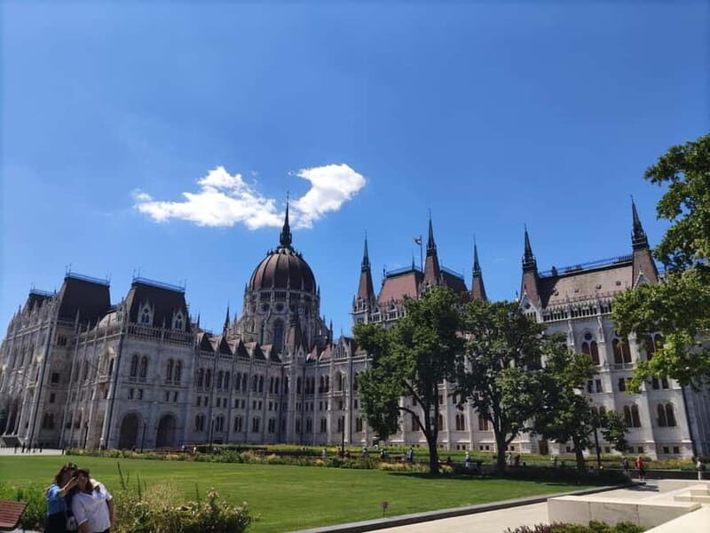 Vienna to Bratislava & Budapest Private Minivan Tour - FAQ