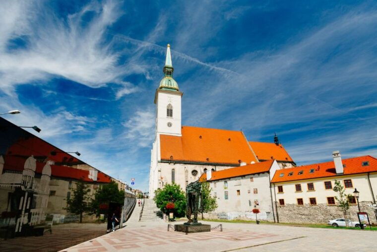 vienna-to-bratislava-tour-by-bus-and-boat
