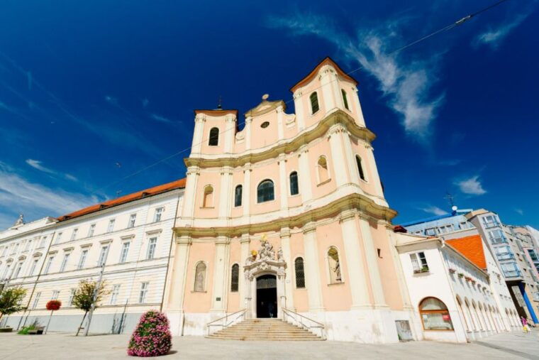 vienna-to-bratislava-tour-by-bus-and-boat