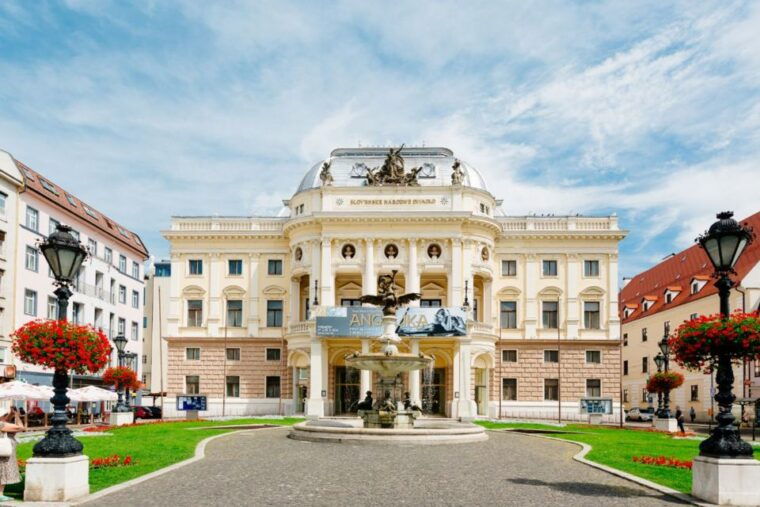 vienna-to-bratislava-tour-by-bus-and-boat