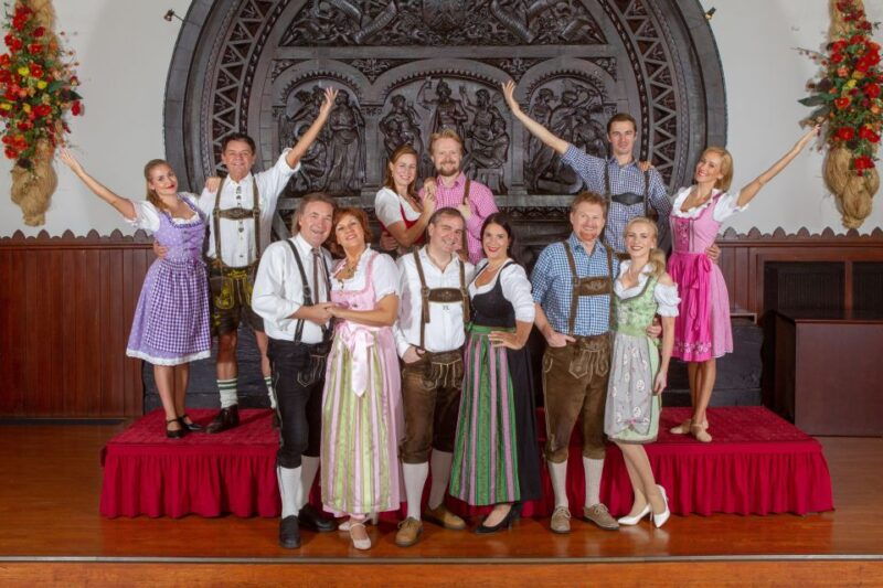 vienna-traditional-dinner-show-at-the-wiener-rathauskeller