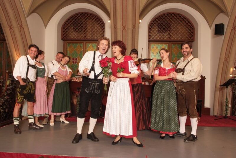 vienna-traditional-dinner-show-at-the-wiener-rathauskeller