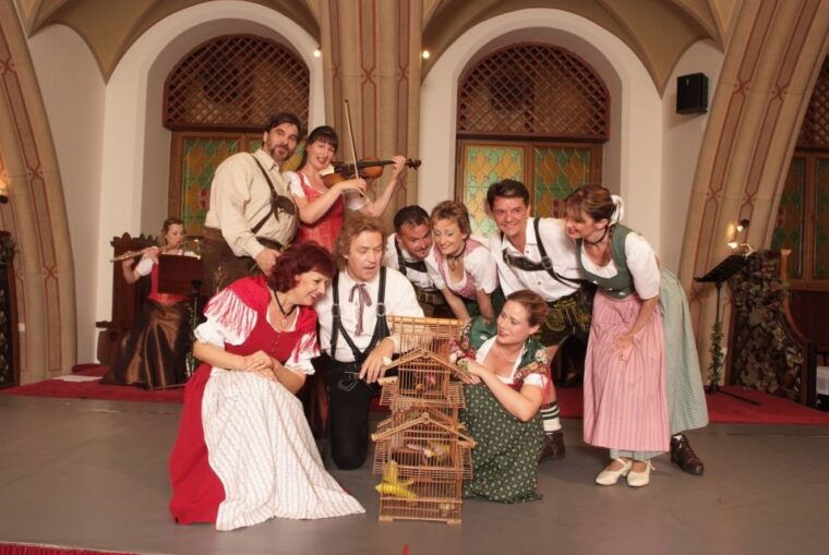 vienna-traditional-dinner-show-at-the-wiener-rathauskeller