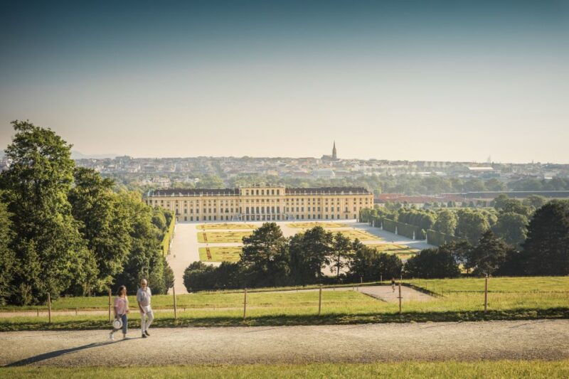 vienna-wine-tasting-at-schonbrunn-palace