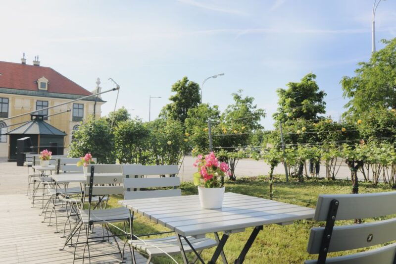 vienna-wine-tasting-at-schonbrunn-palace