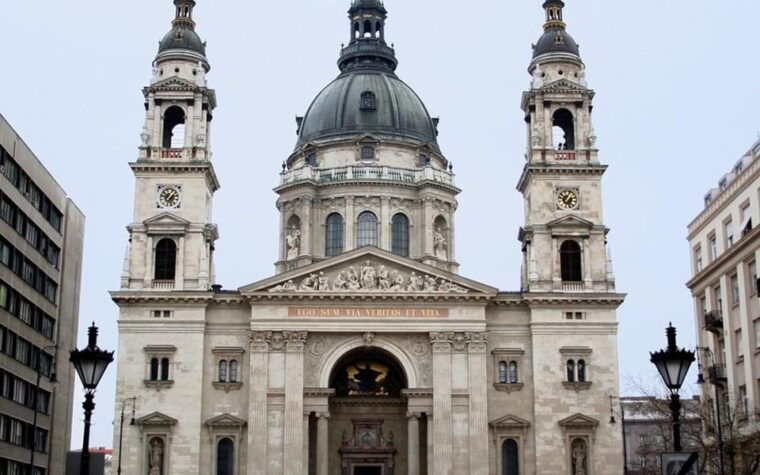 viennaprivate-customizable-budapest-day-trip-with-a-local