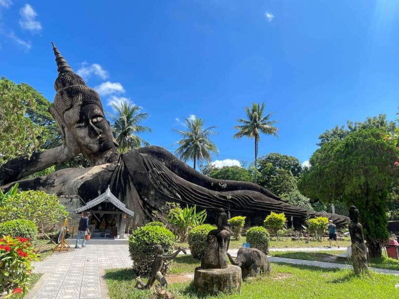 vientiane-cultural-tour-with-buddha-park-and-patuxay
