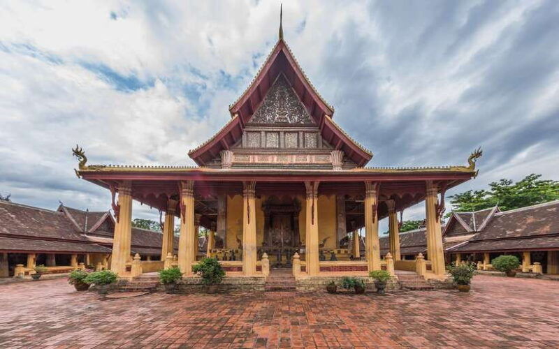 vientiane-private-full-day-tour-with-buddha-park-and-lunch
