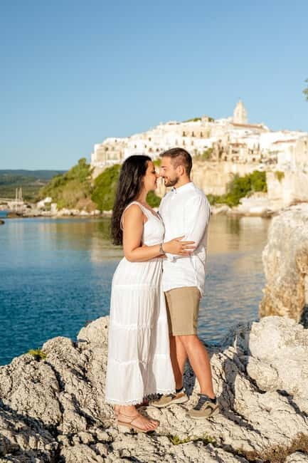Vieste: a couple's photo tour at sunrise among romantic alleys and the sea. - Why the Vieste Sunrise Photo Tour Stands Out