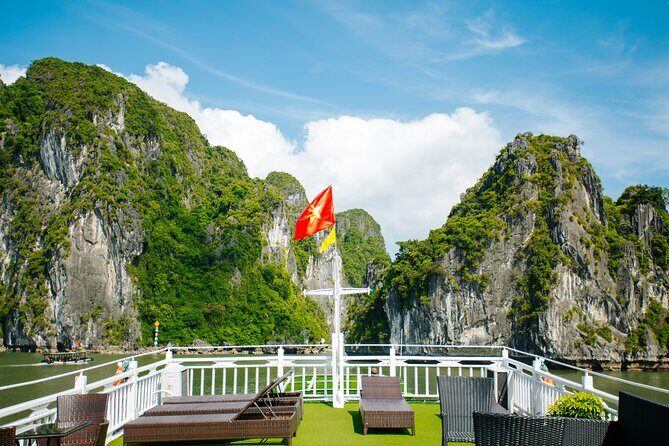 Vietnam: Ha Long Bay Tour by Phoenix Cruise - Introduction to the Ha Long Bay Experience