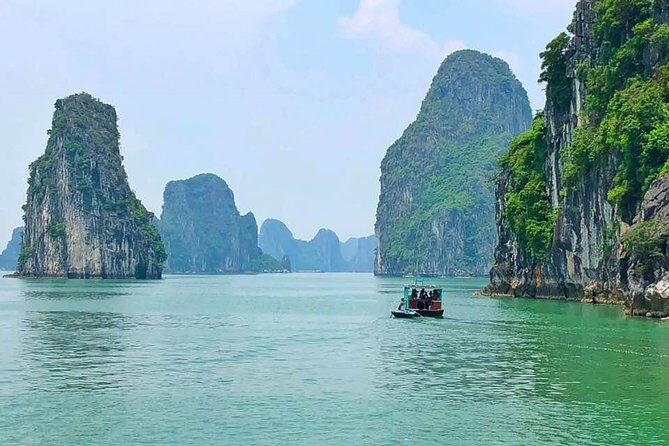 Vietnam Tour 8 days 7 nights: Hanoi- Halong Bay/Lan Ha Bay - Sapa - Trang An - Authenticity and Practical Tips