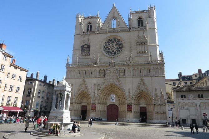 vieux-lyon-cultural-historical-walking-guided-tour-english