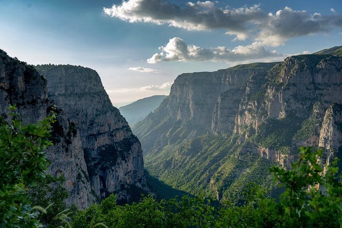 vikos-gorge-crossing-hiking-from-monodentri-to-vikos-village