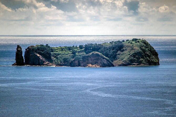 vila-franca-islet-off-coast-nature-reserve-tour