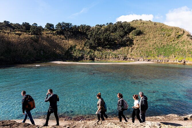 vila-franca-islet-off-coast-nature-reserve-tour