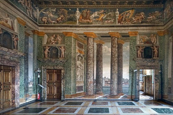 villa-farnesina-in-trastevere-private-walking-tour