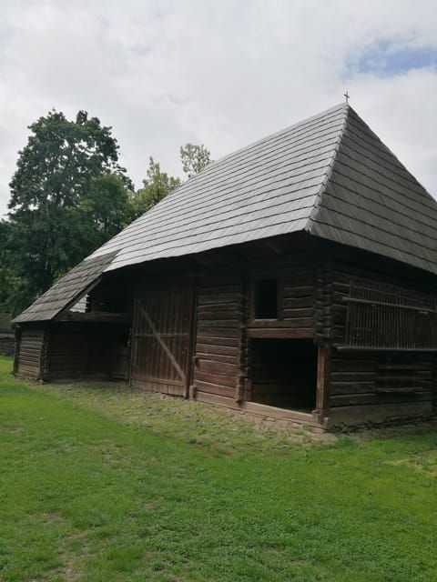 village-museum-bucharest-guided-tour