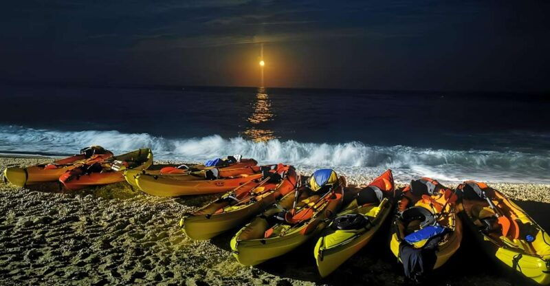 villajoyosa-moonlight-kayaking-and-dinner-under-the-stars