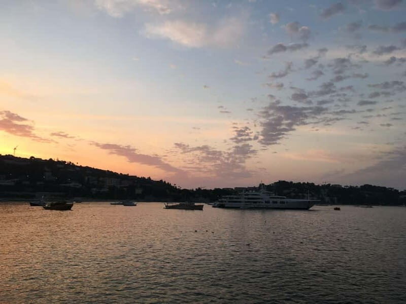 Villefranche-Sur-Mer: Sunset boat tour - FAQ  