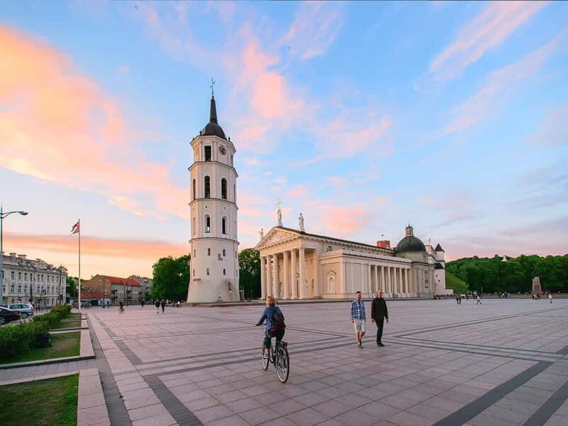 Vilnius: Express Walk with a Local in 60 minutes - Frequently Asked Questions