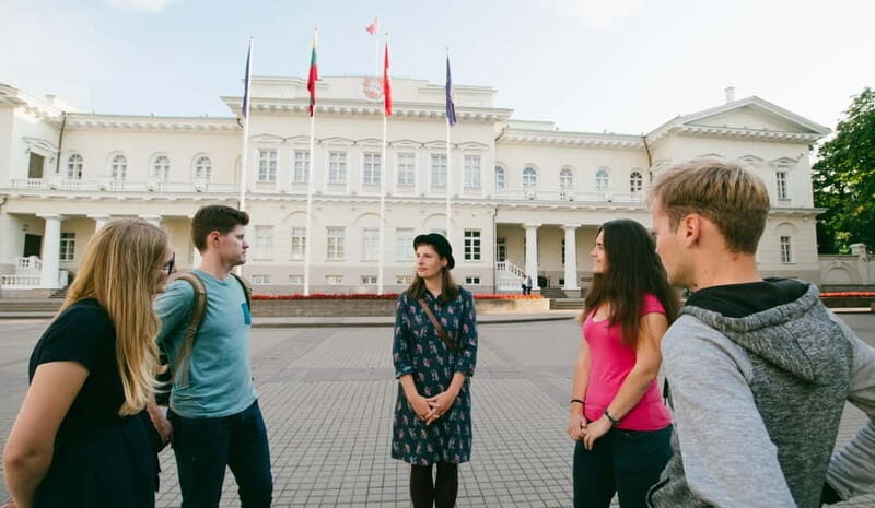Vilnius Old Town walking tour with snacks - Key Points
