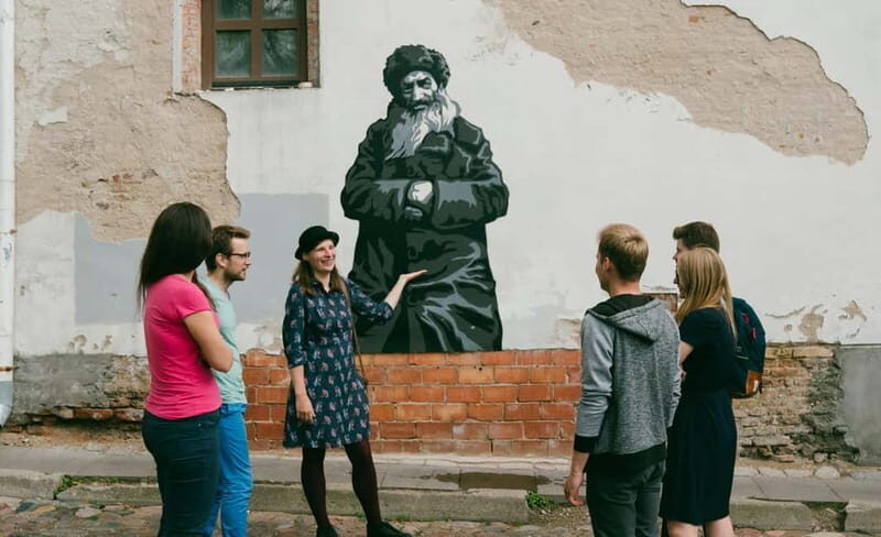 Vilnius Old Town walking tour with snacks - An In-Depth Look at the Vilnius Old Town Tour