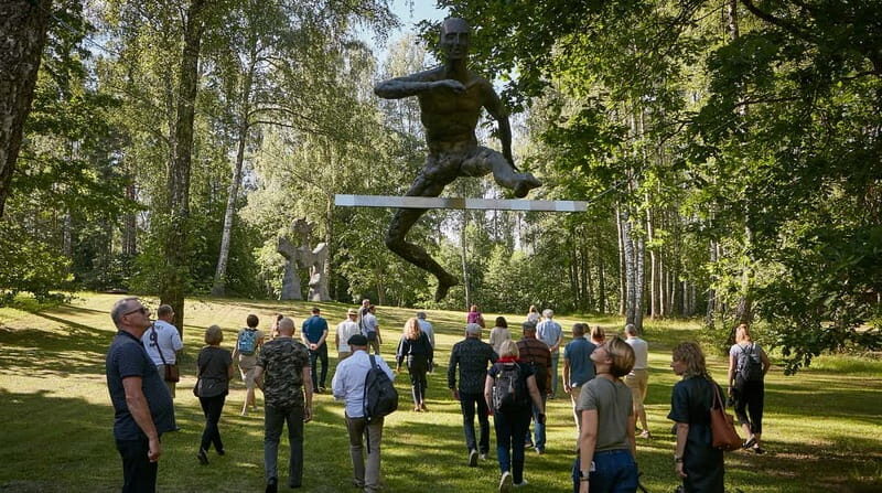 Vilnius: Private Europos Parkas Tour with Entrance Ticket - An In-Depth Look at Europos Parkas: Art Meets Nature