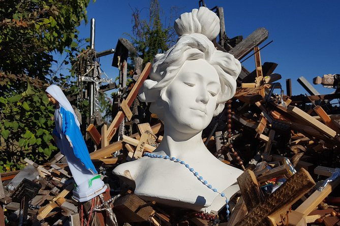 vilnius-to-riga-day-trip-the-hill-of-crosses-rundale-palace-and-bauska-castle