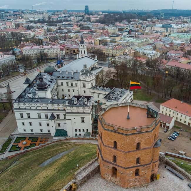Vilnius: Walking Tour with a Local Guide - Small groups - The Itinerary — What You’ll Cover