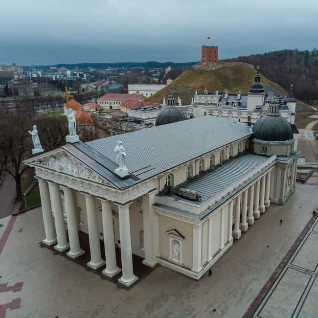 Vilnius: Walking Tour with a Local Guide - Small groups - Authentic Experiences and Hidden Gems