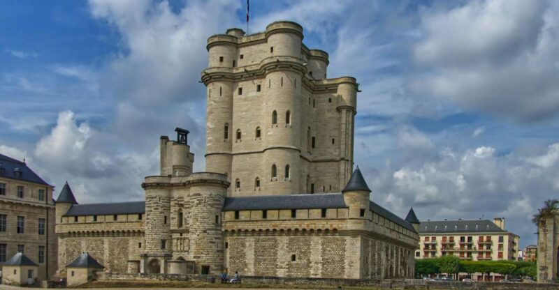 vincennes-castle-private-guided-tour-with-entry-ticket