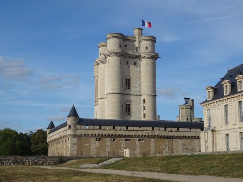 vincennes-castle-private-guided-tour-with-entry-ticket